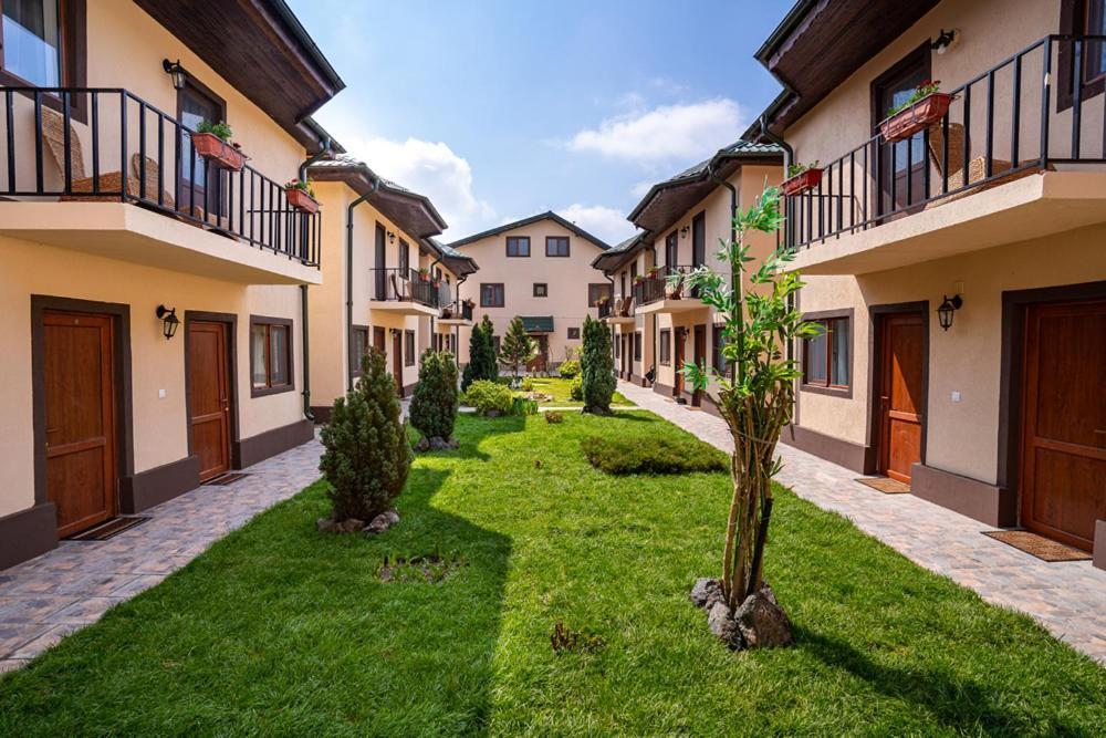 Complex Lotus Hotel Crisan  Exterior photo